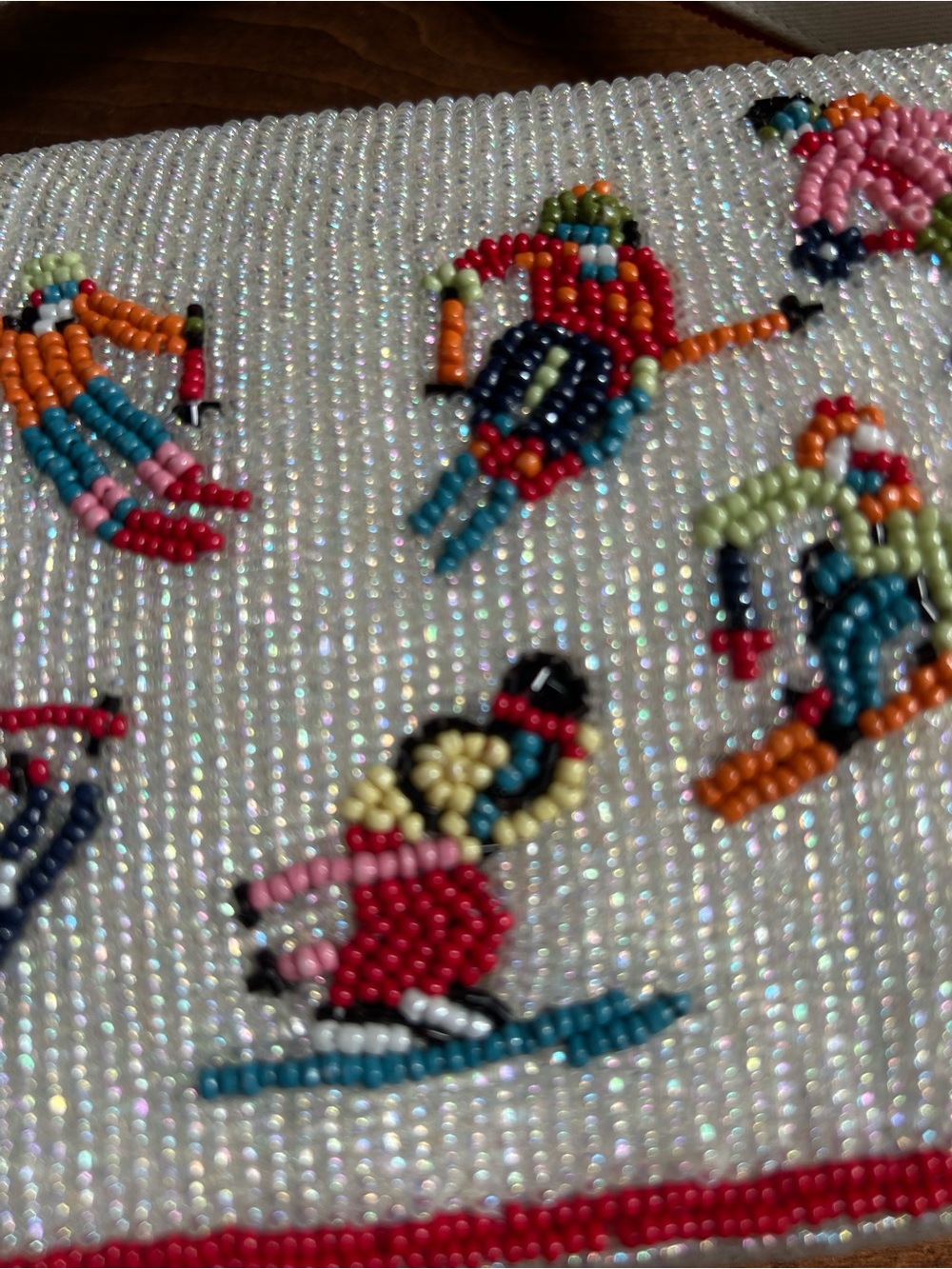 NWT Anthropologie First Edition Fiona White Beaded Ski Motif Bag with Red Trim. - Picture 8 of 13